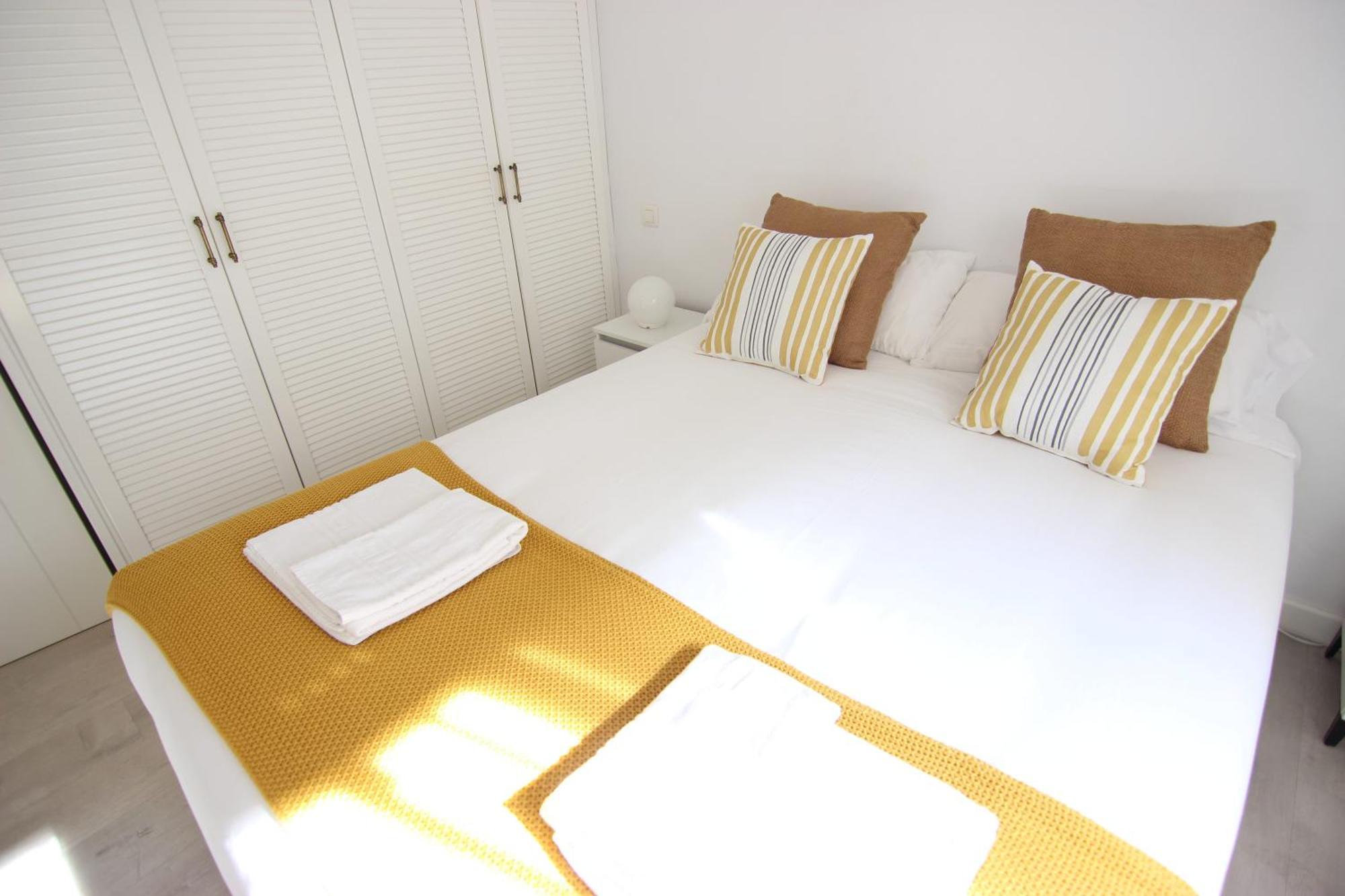 Rentalsevilla Espacioso Apartamento En La Alameda De Hercules Con Parking Exterior foto